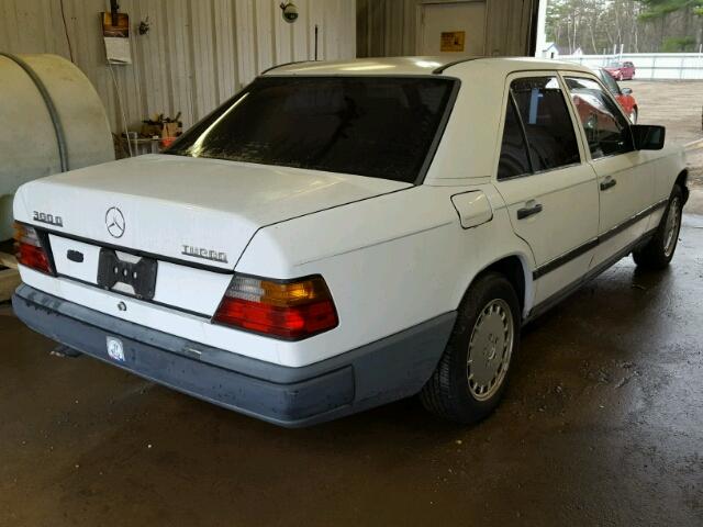 WDBEB3306HA435173 - 1987 MERCEDES-BENZ 300 D WHITE photo 4