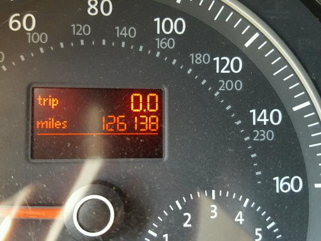 3VWPG3AG3AM002036 - 2010 VOLKSWAGEN NEW BEETLE 黑色 照片 8