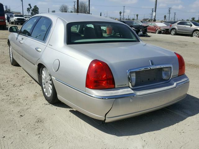 1LNHM81W95Y667789 - 2005 LINCOLN TOWN CAR S SILVER photo 3