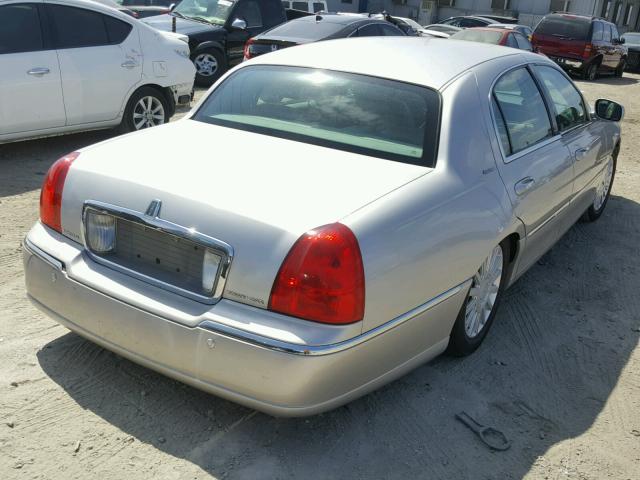 1LNHM81W95Y667789 - 2005 LINCOLN TOWN CAR S SILVER photo 4