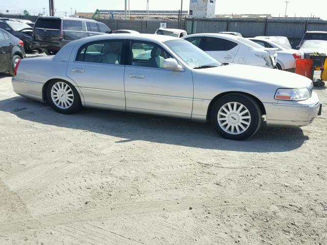 1LNHM81W95Y667789 - 2005 LINCOLN TOWN CAR S SILVER photo 9