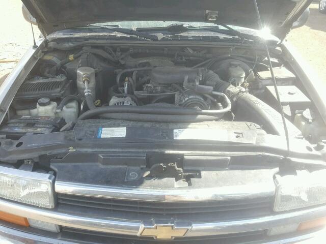 1GNDT13W6W2251494 - 1998 CHEVROLET BLAZER GRAY photo 7