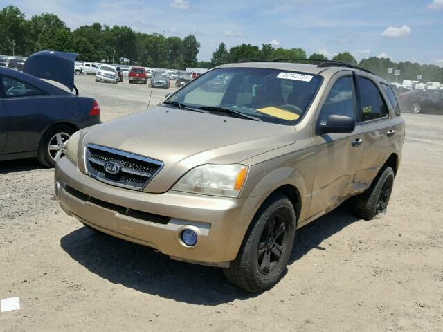 KNDJD733335126044 - 2003 KIA SORENTO EX GOLD photo 2