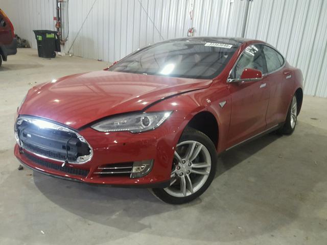 5YJSA1E19FF115607 - 2015 TESLA MODEL S RED photo 2