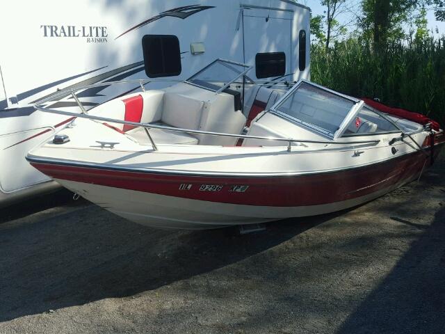 WELT5813F888 - 1988 WELLS CARGO CRAFTBOAT RED photo 2