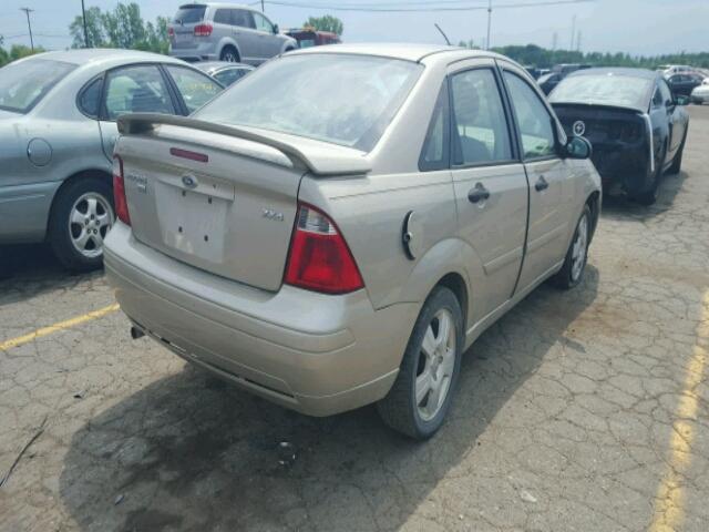 1FAHP34N46W113368 - 2006 FORD FOCUS ZX4 GOLD photo 4