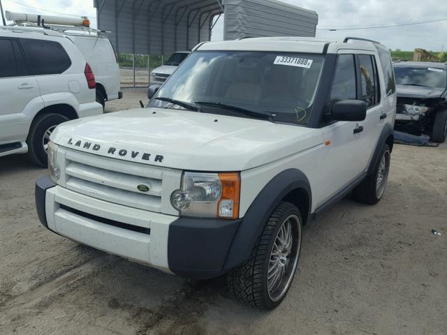 SALAD25415A331194 - 2005 LAND ROVER LR3 SE WHITE photo 2