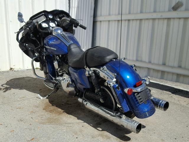 1HD1KTM18FB615121 - 2015 HARLEY-DAVIDSON FLTRXS ROA BLUE photo 3