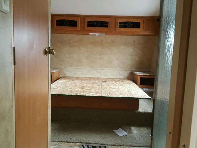 4YDF2952177204467 - 2007 KEYSTONE HORNET WHITE photo 6