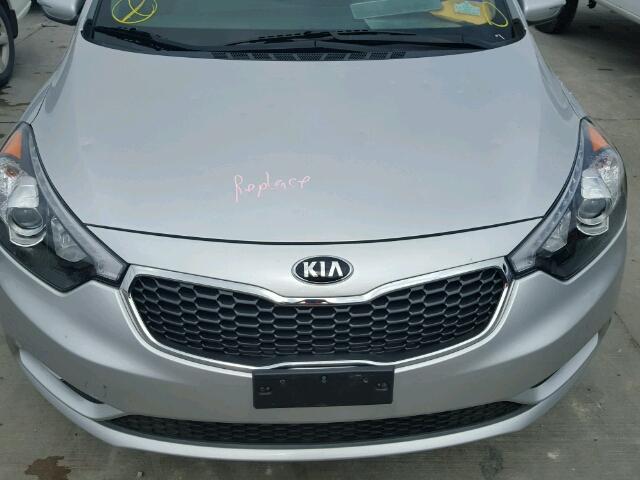 KNAFX4A88E5085470 - 2014 KIA FORTE SILVER photo 9