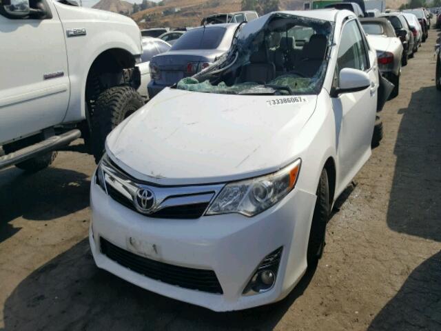 4T1BF1FKXCU518647 - 2012 TOYOTA CAMRY BASE WHITE photo 2