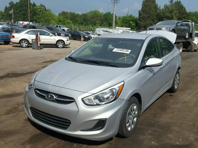 KMHCT4AEXFU890526 - 2015 HYUNDAI ACCENT SILVER photo 2