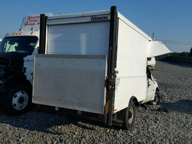 1FDSF34P24EC69265 - 2004 FORD F350 SRW S WHITE photo 4