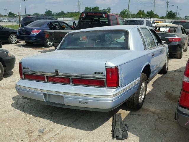 1LNLM82W1VY640062 - 1997 LINCOLN TOWN CAR S BLUE photo 4