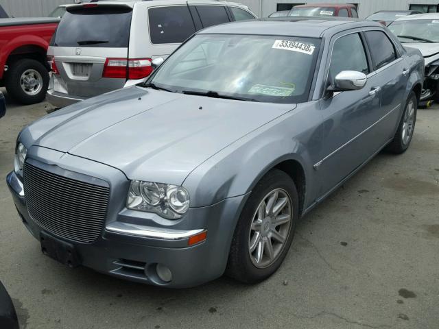 2C3LA63H67H667258 - 2007 CHRYSLER 300C GRAY photo 2