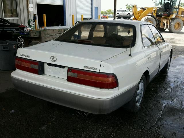 JT8BF12G5T0158229 - 1996 LEXUS ES 300 WHITE photo 4