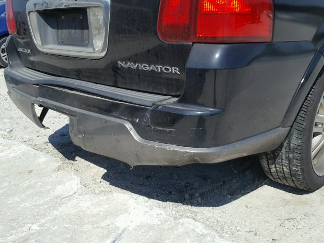 5LMFU28R23LJ22514 - 2003 LINCOLN NAVIGATOR BLACK photo 9