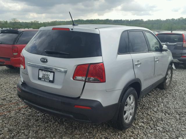 5XYKT3A14BG090811 - 2011 KIA SORENTO BA SILVER photo 4