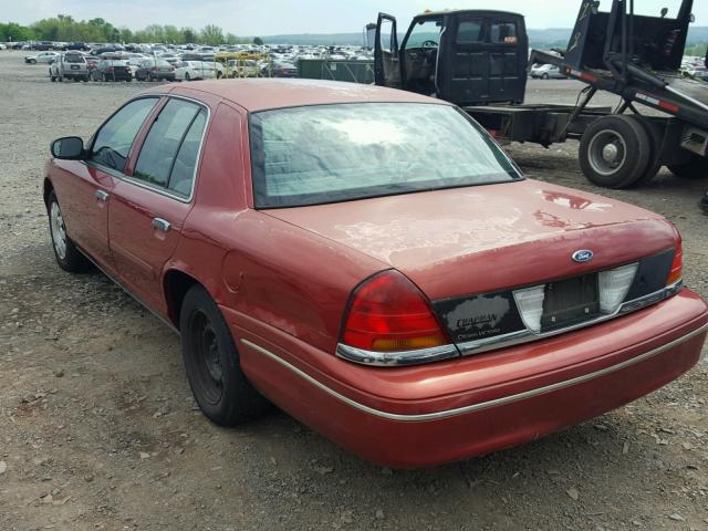 2FAFP72W0WX113012 - 1998 FORD CROWN VICT RED photo 3