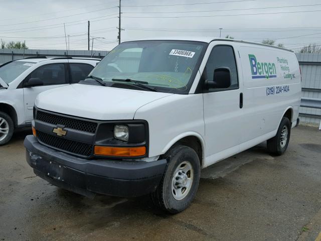 1GCWGFBG1E1124301 - 2014 CHEVROLET EXPRESS G2 WHITE photo 2