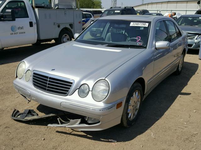 WDBJF82J91X048045 - 2001 MERCEDES-BENZ E 320 4MAT SILVER photo 2