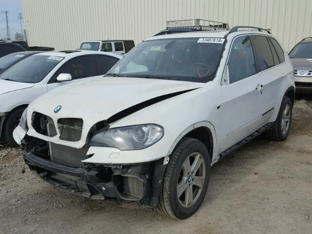 5UXZV8C56BL418657 - 2011 BMW X5 XDRIVE5 WHITE photo 2