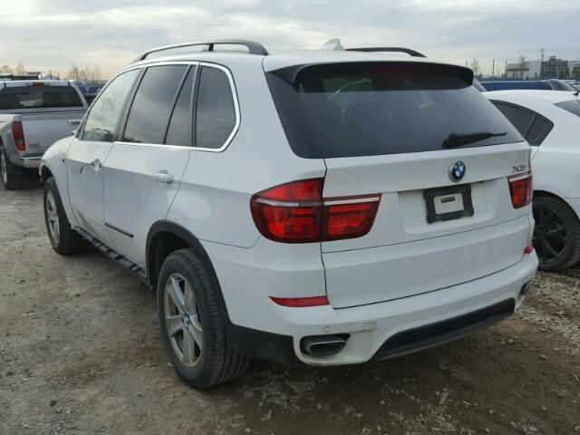 5UXZV8C56BL418657 - 2011 BMW X5 XDRIVE5 WHITE photo 3