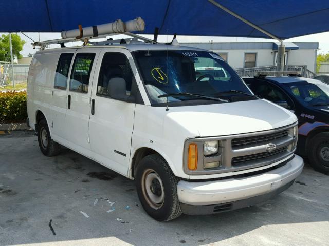 1GCFG25W3W1054443 - 1998 CHEVROLET EXPRESS G2 WHITE photo 1