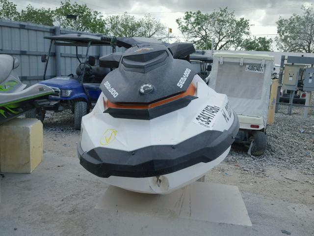 YDV23222B515 - 2015 SEAD JETSKI ORANGE photo 9