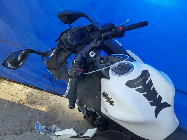 JKAEXEJ17HDA01430 - 2017 KAWASAKI EX650 J თეთრი ფოტო 5