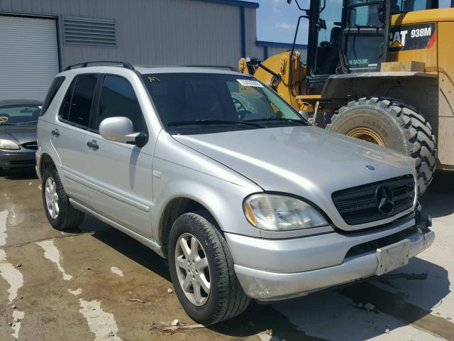 4JGAB72E9XA083928 - 1999 MERCEDES-BENZ ML 430 SILVER photo 1