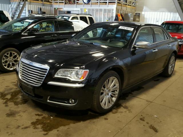 2C3CCAPTXCH253938 - 2012 CHRYSLER 300C LUXUR BLACK photo 2