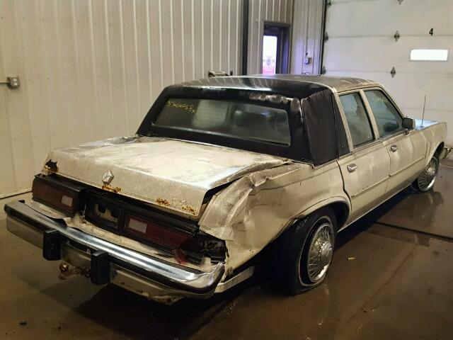 2C3BF66P2DR216303 - 1983 CHRYSLER NEW YORKER WHITE photo 4