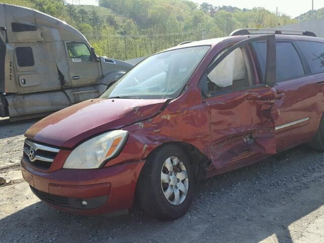 KNDMC233676026605 - 2007 HYUNDAI ENTOURAGE MAROON photo 9