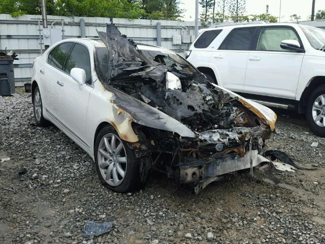 JTHBL46F885080227 - 2008 LEXUS LS 460 WHITE photo 1