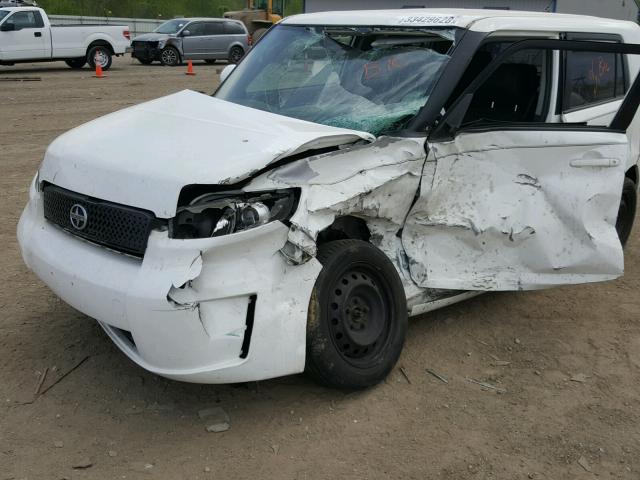 JTLZE4FE1A1117749 - 2010 TOYOTA SCION XB WHITE photo 9