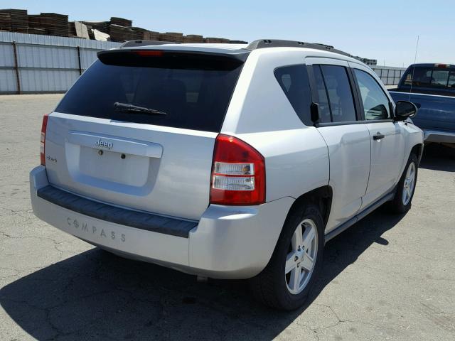 1J8FF47W47D177351 - 2007 JEEP COMPASS SILVER photo 4