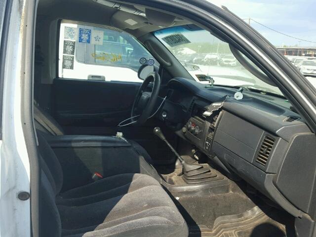 1B7GG22N21S188296 - 2001 DODGE DAKOTA WHITE photo 5