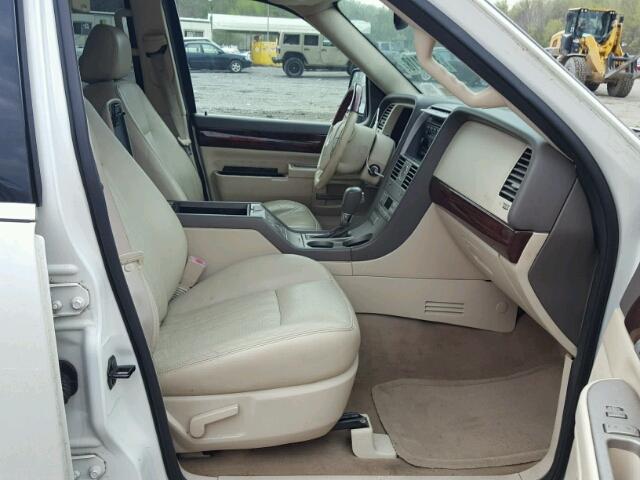 5LMEU88H84ZJ33649 - 2004 LINCOLN AVIATOR 白色 照片 5