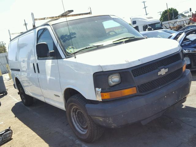 1GCGG25V631171991 - 2003 CHEVROLET EXPRESS G2 WHITE photo 1