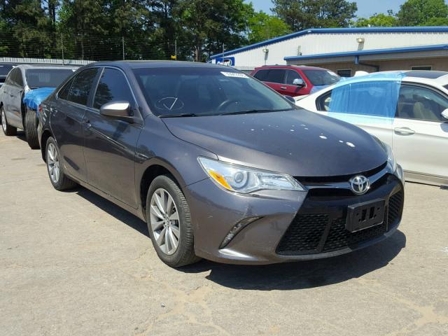 4T1BF1FK1FU950340 - 2015 TOYOTA CAMRY LE GRAY photo 1