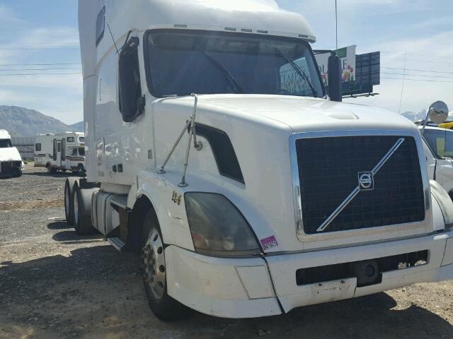 4V4NC9EH5CN541296 - 2012 VOLVO VN VNL WHITE photo 1