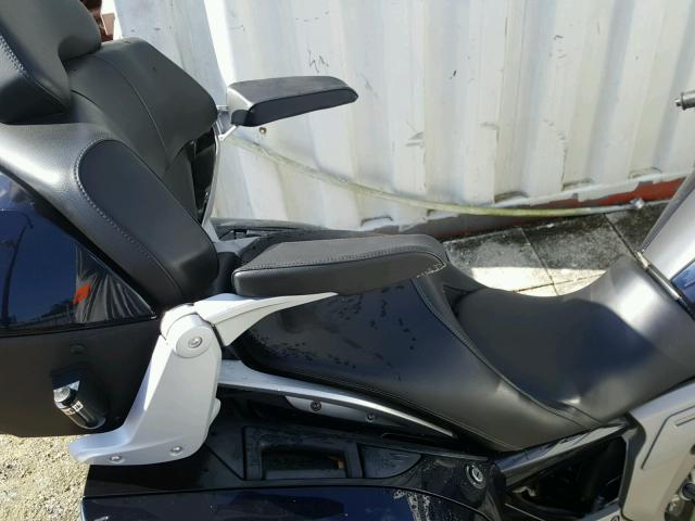 WB1061203CZZ22776 - 2012 BMW K1600 GTL BLUE photo 6