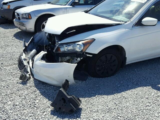 1HGCP2F3XBA126189 - 2011 HONDA ACCORD LX WHITE photo 9