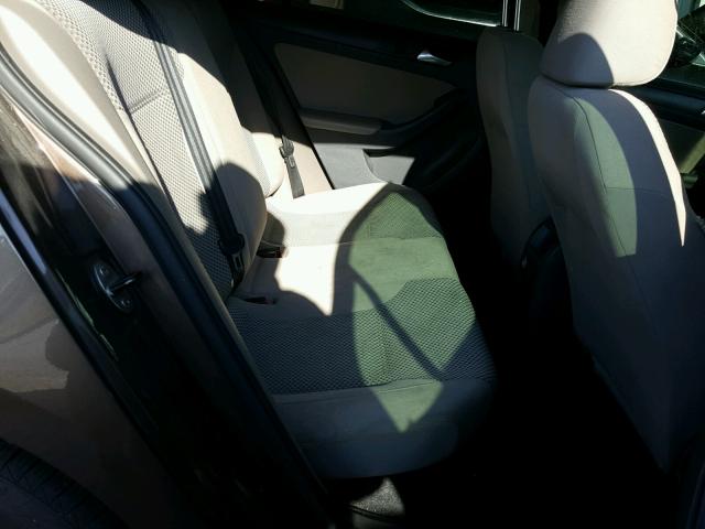 3VW1K7AJ3DM412041 - 2013 VOLKSWAGEN JETTA BASE 烧焦的 照片 6