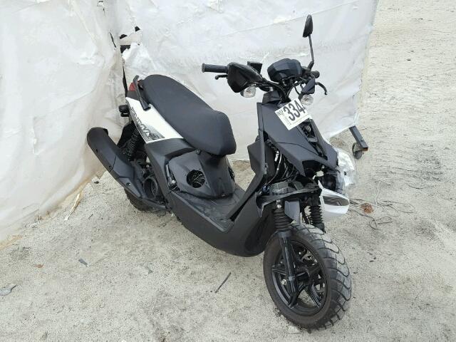 RKRSEB1YXGA001096 - 2016 YAMAHA YW125 WHITE photo 1