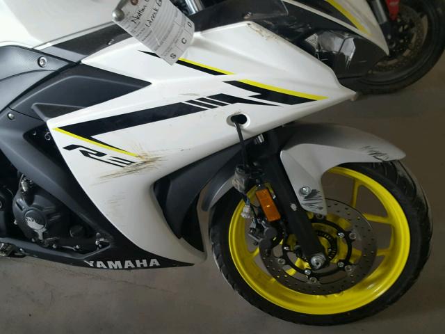 MH3RH15Y8JK003692 - 2018 YAMAHA YZFR3 A WHITE photo 9