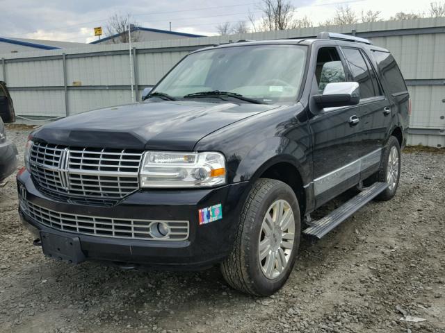 5LMJJ2J53BEJ10157 - 2011 LINCOLN NAVIGATOR BLACK photo 2