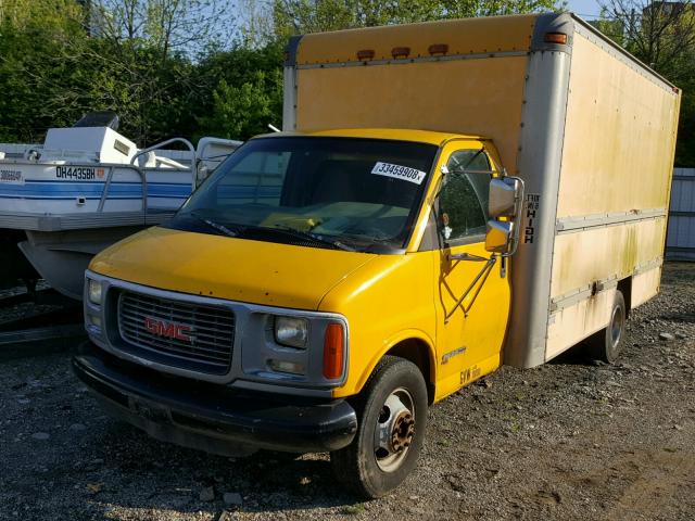 1GDHG31R1W1035612 - 1998 GMC SAVANA CUT YELLOW photo 2