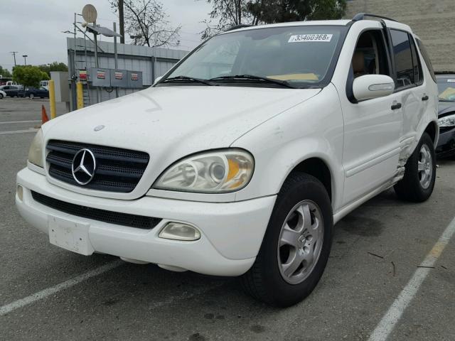 4JGAB54E62A318991 - 2002 MERCEDES-BENZ ML 320 WHITE photo 2